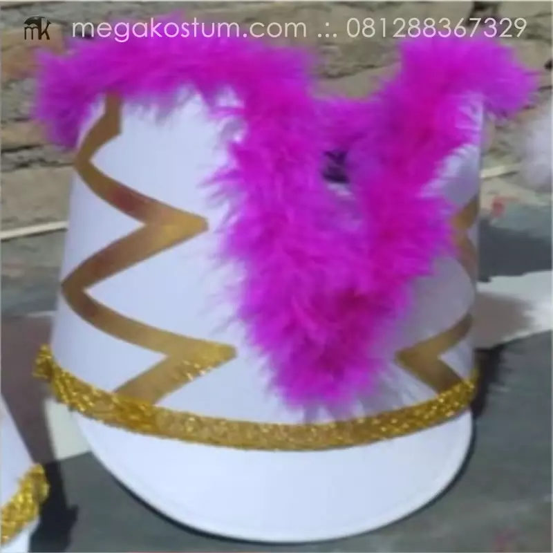 topi-mayoret-putih-bulu-merah-muda-zig-zag